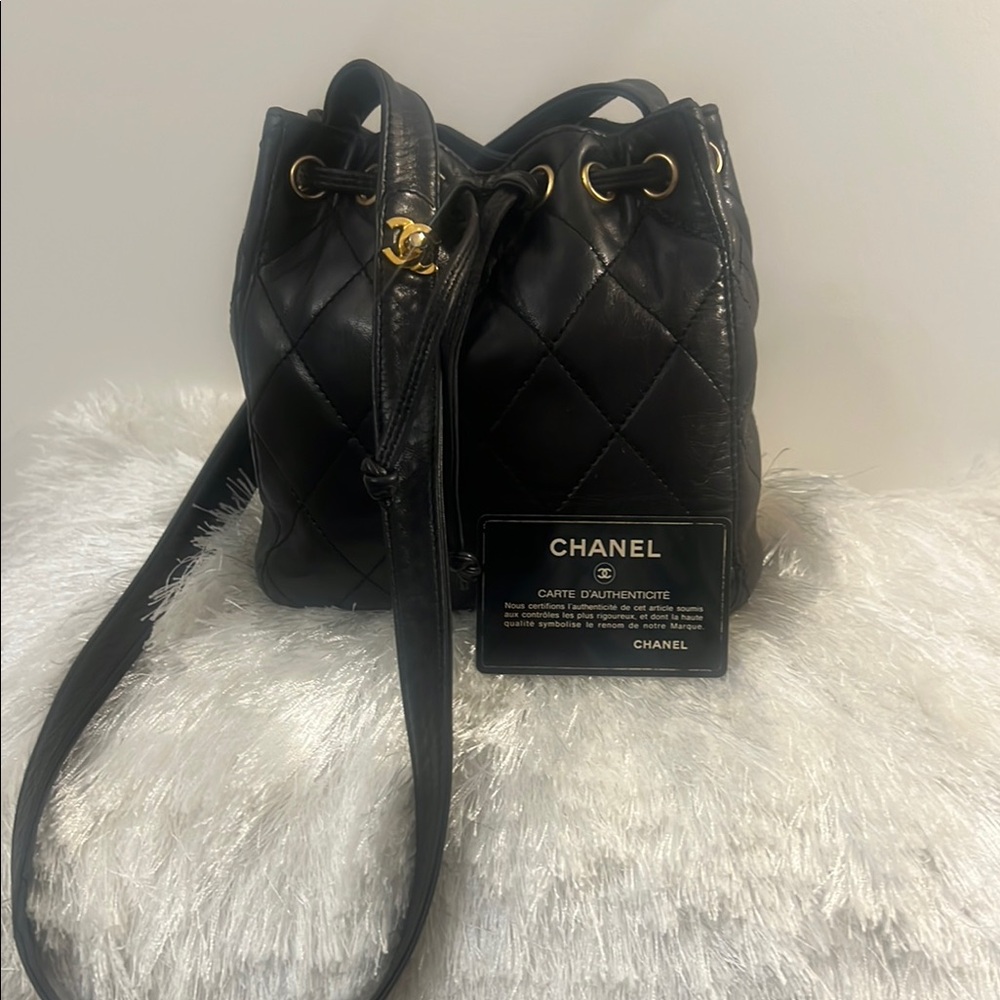 CHANEL Black Quilted Shoulder Bag with Gold Hardware